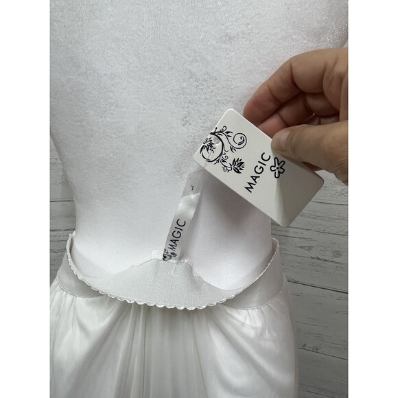 Me 2 Magic‎ Skirt White with beautiful embroidery hemline. Elastic waist. Sz L - Picture 5 of 7